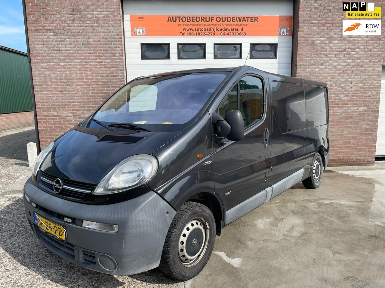 Opel Vivaro - 2.5 CDTI L2 H1 DC 2.5 CDTI L2 H1 DC - AutoWereld.nl