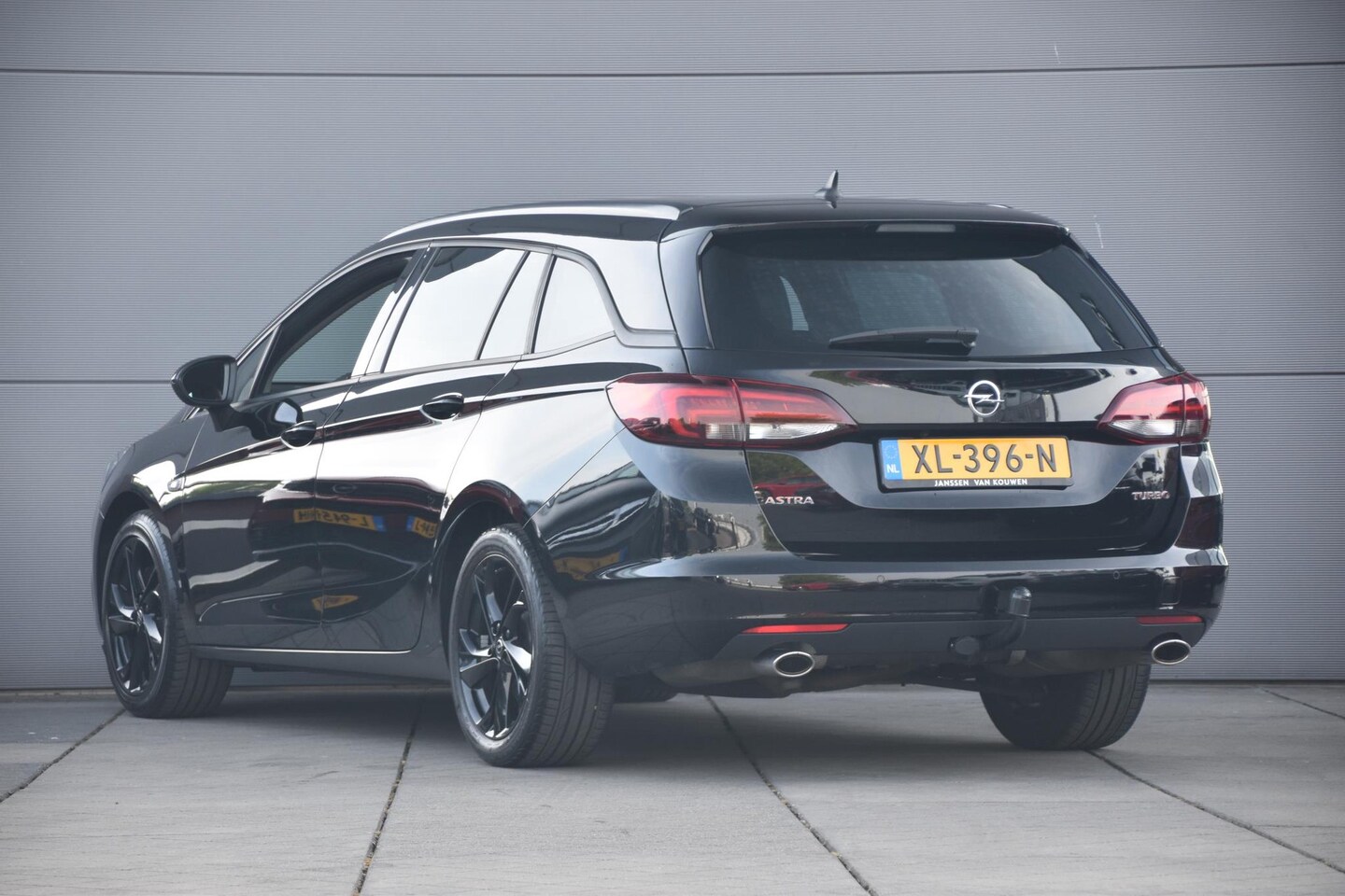 opel-astra-sports-tourer-1-6t-200pk-innovation-keyless-intellilux-navi.jpg