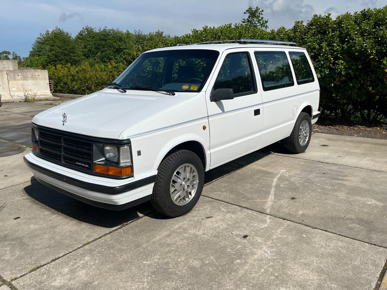 chrysler-voyager-3-0i-v6-le-collectors-a-conditie.jpg