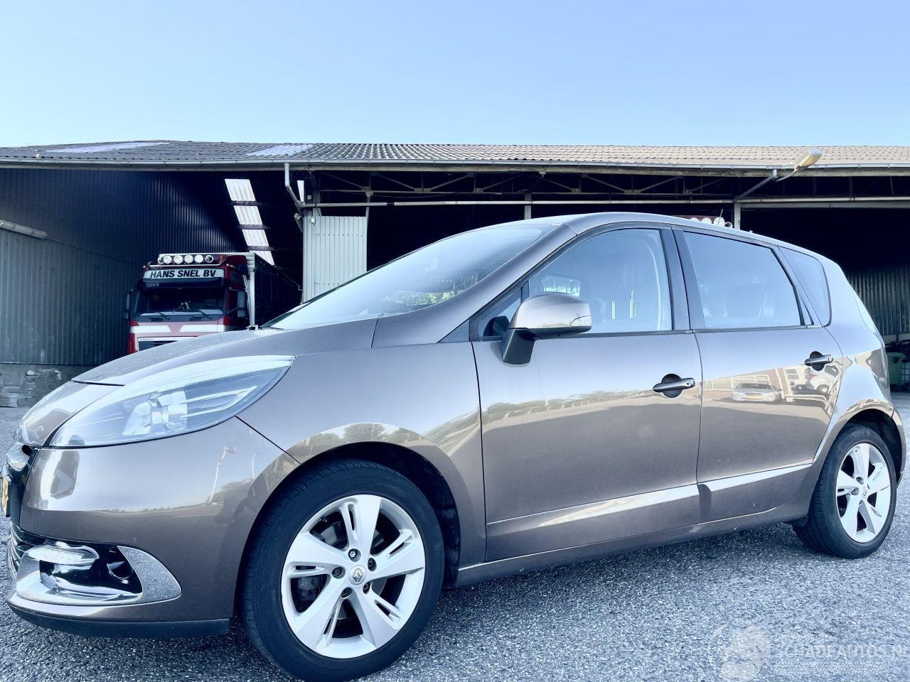 Renault Mégane Scénic - 1.5 dCi 110pk euro.5 6-bak Buss sport - Leer - Navi - Keyless Entry + start - clima - crui - AutoWereld.nl