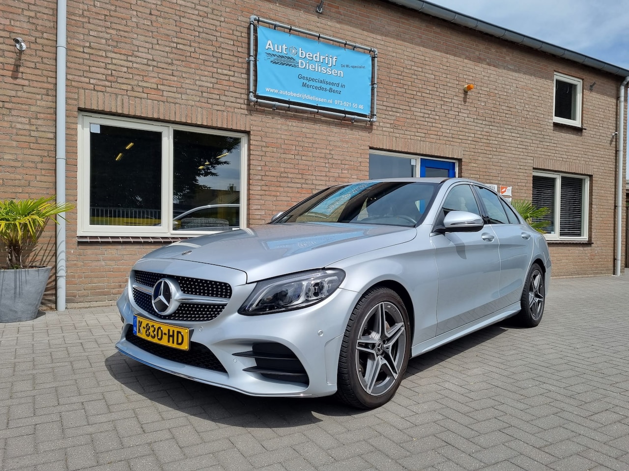 Mercedes-Benz C-klasse - 180 AMG-Line Schuifdak Garmin camera Mulitbeam PTS 18 - AutoWereld.nl