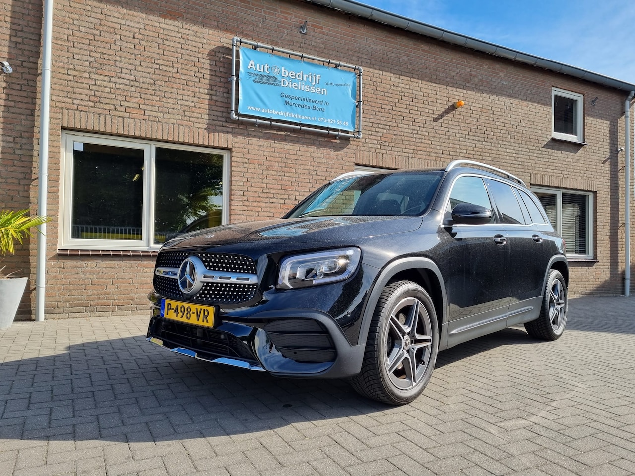 Mercedes-Benz GLB - 180 AMG-line LED High performance MBUX systeem camera 18" PTS - AutoWereld.nl