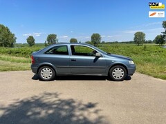 Opel Astra - 1.6-16V GL