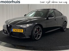 Alfa Romeo Giulia - 2.0 TURBO 200PK AUTOMAAT SPRINT NAVI SPORTSEATS SCHUIFDAK LEDER NAP