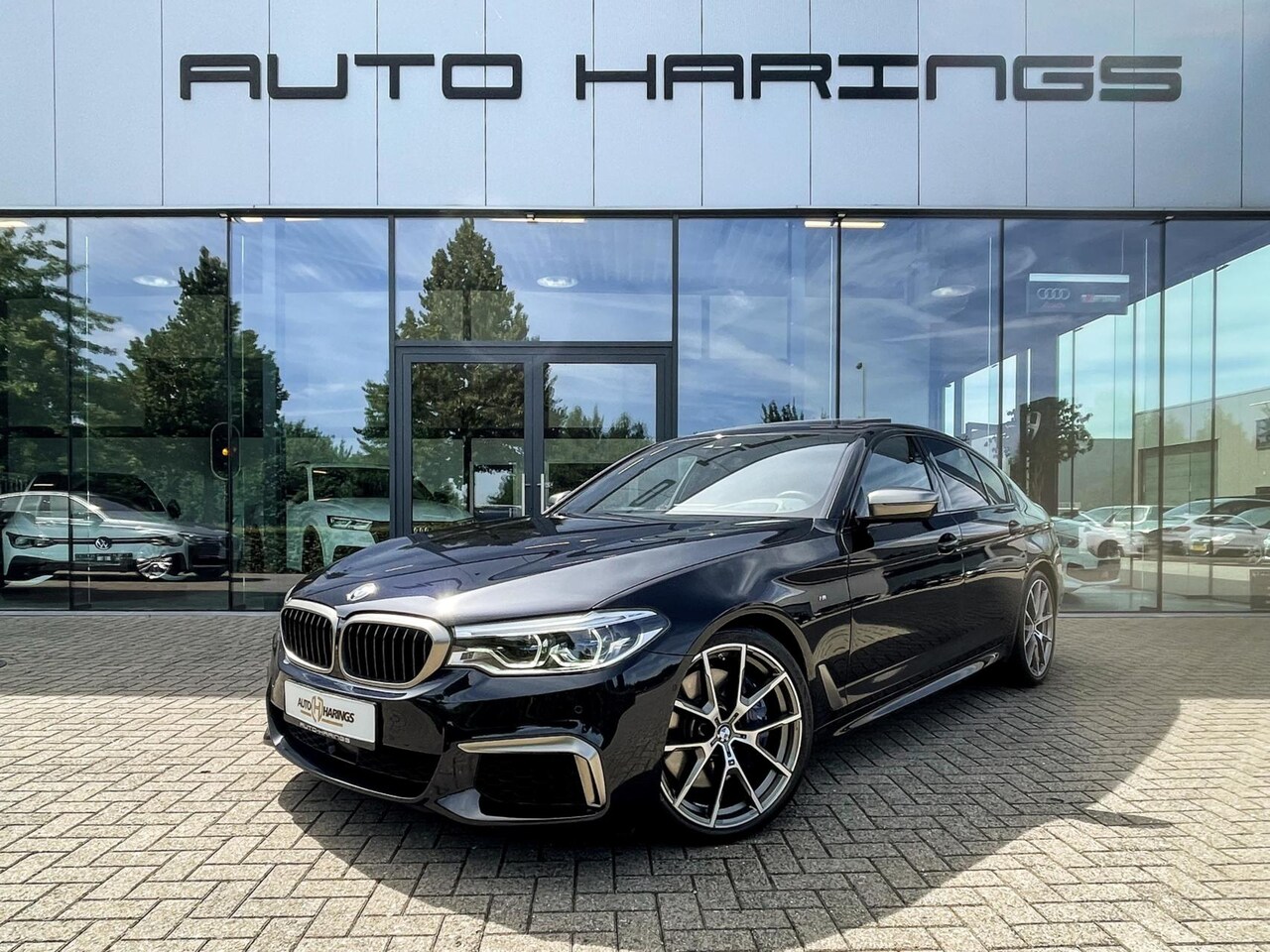 BMW 5-serie - M550i xDrive High Executive M550i xDrive High Executive - AutoWereld.nl