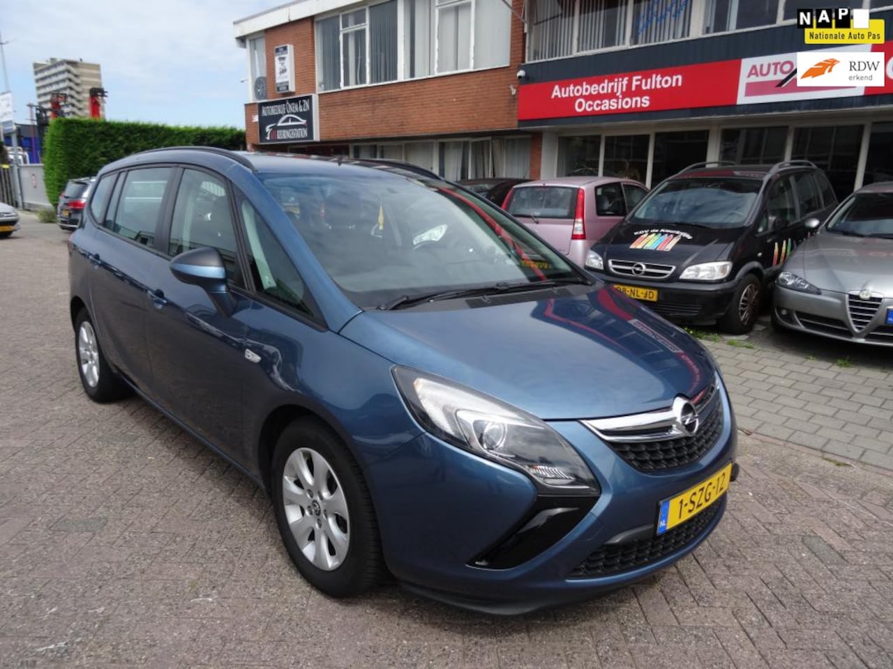 Opel Zafira Tourer - 1.6 CDTI Business+/Airco/5P/LMV - AutoWereld.nl