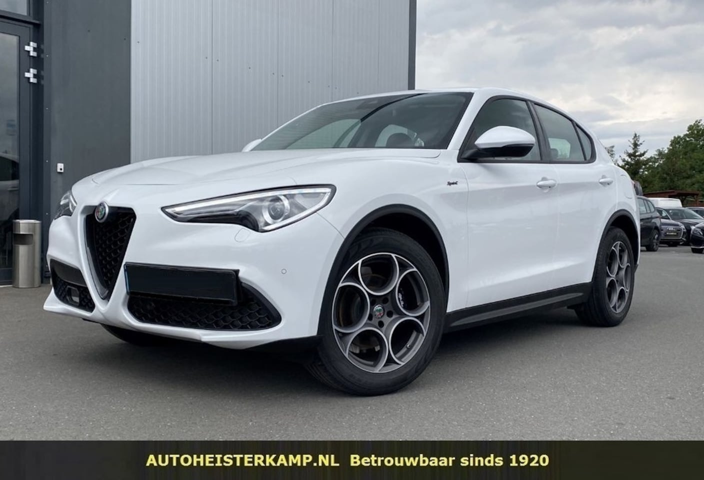 Alfa Romeo Stelvio - 2.2 JTD Sprint 190 PK Navi Camera - AutoWereld.nl