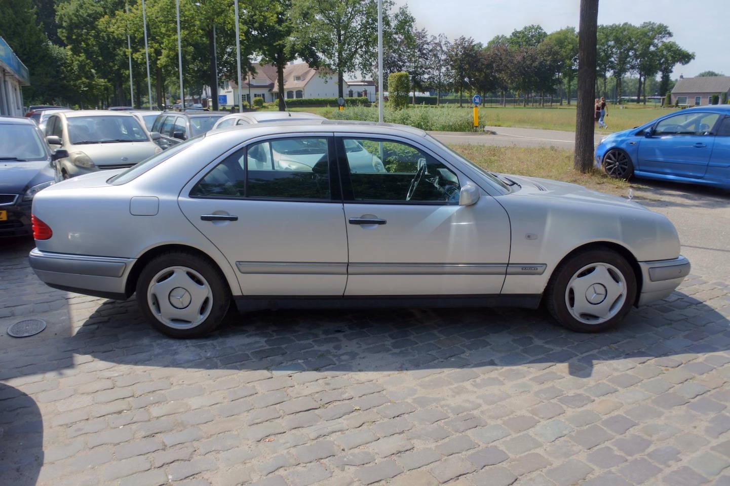 Mercedes-Benz E-klasse - 280 Avantgarde apk 12-7-2023 , automaat , div ex. - AutoWereld.nl