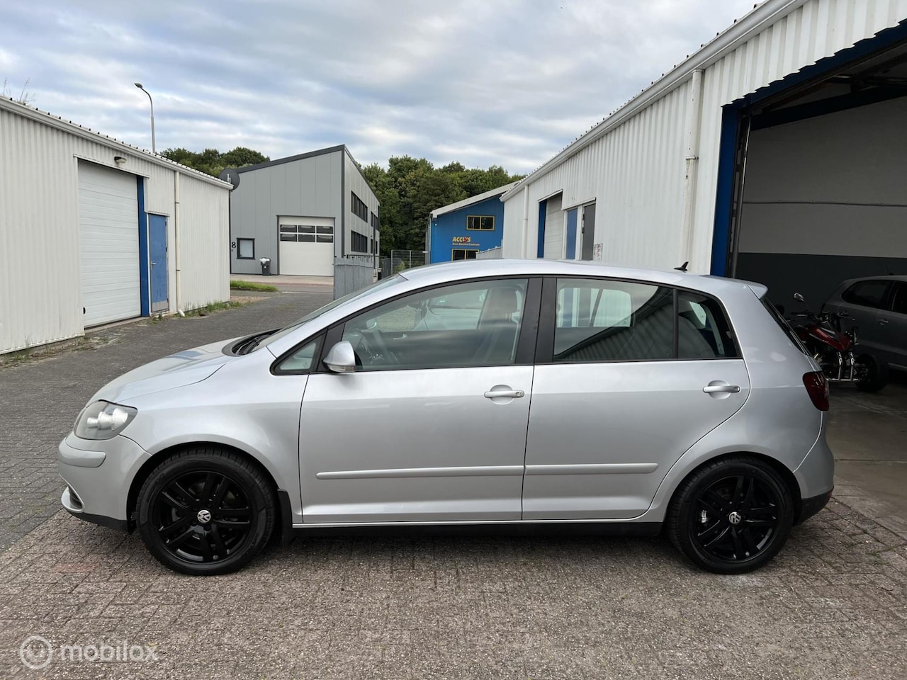 Volkswagen Golf Plus - 1.6 FSI Comfortline Automaat|Navi|Airco - AutoWereld.nl