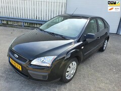 Ford Focus - 1.4-16V Ambiente