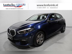 BMW 1-serie - 118i Advantage Clima Pdc v+a Led koplampen Sportstoelen Apple Carplay Navi