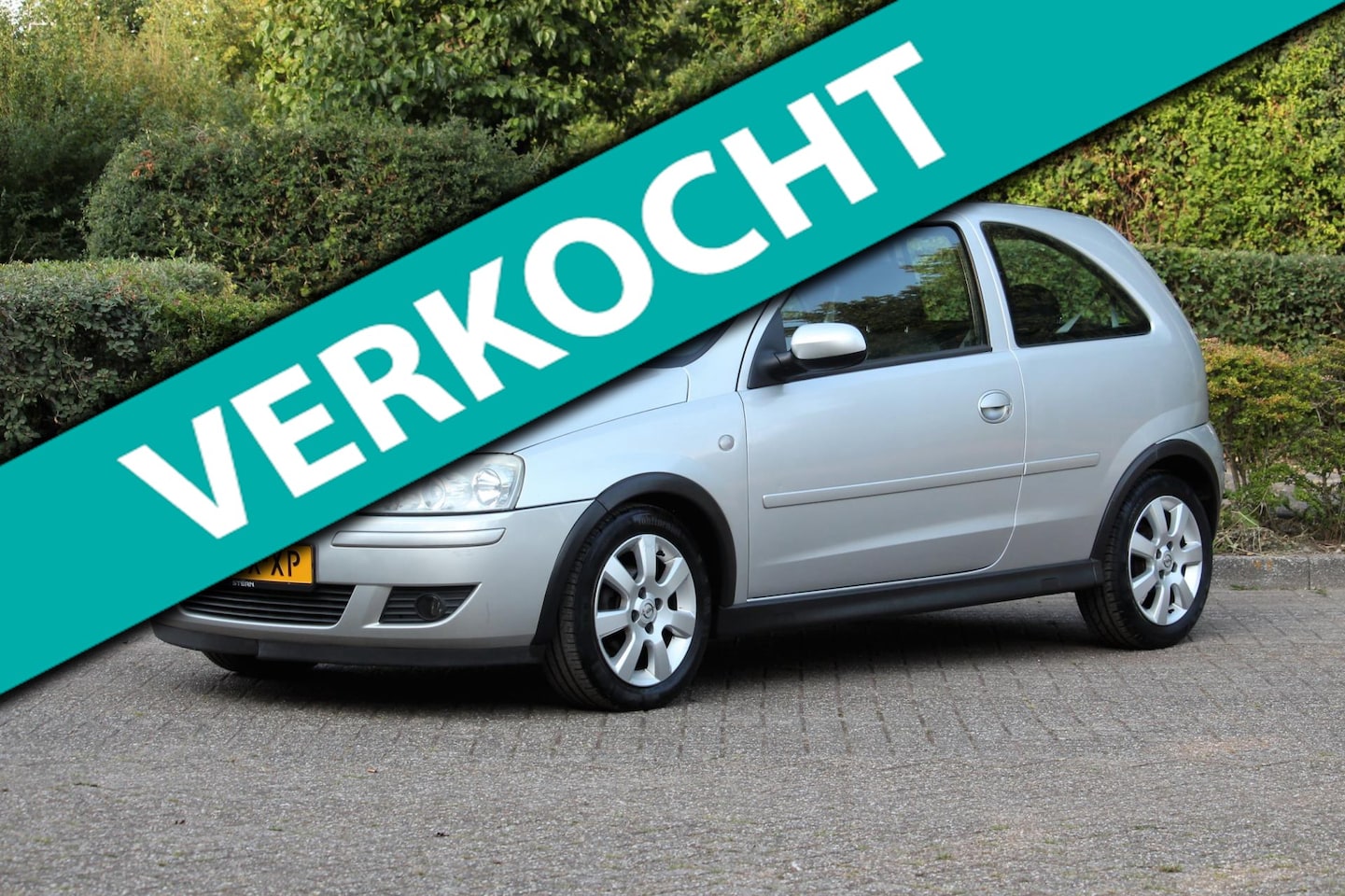 Opel Corsa - 1.0-12V Silverline / Stuurbekrachtiging / Sportvelgen / APK tot juni 2023! - AutoWereld.nl