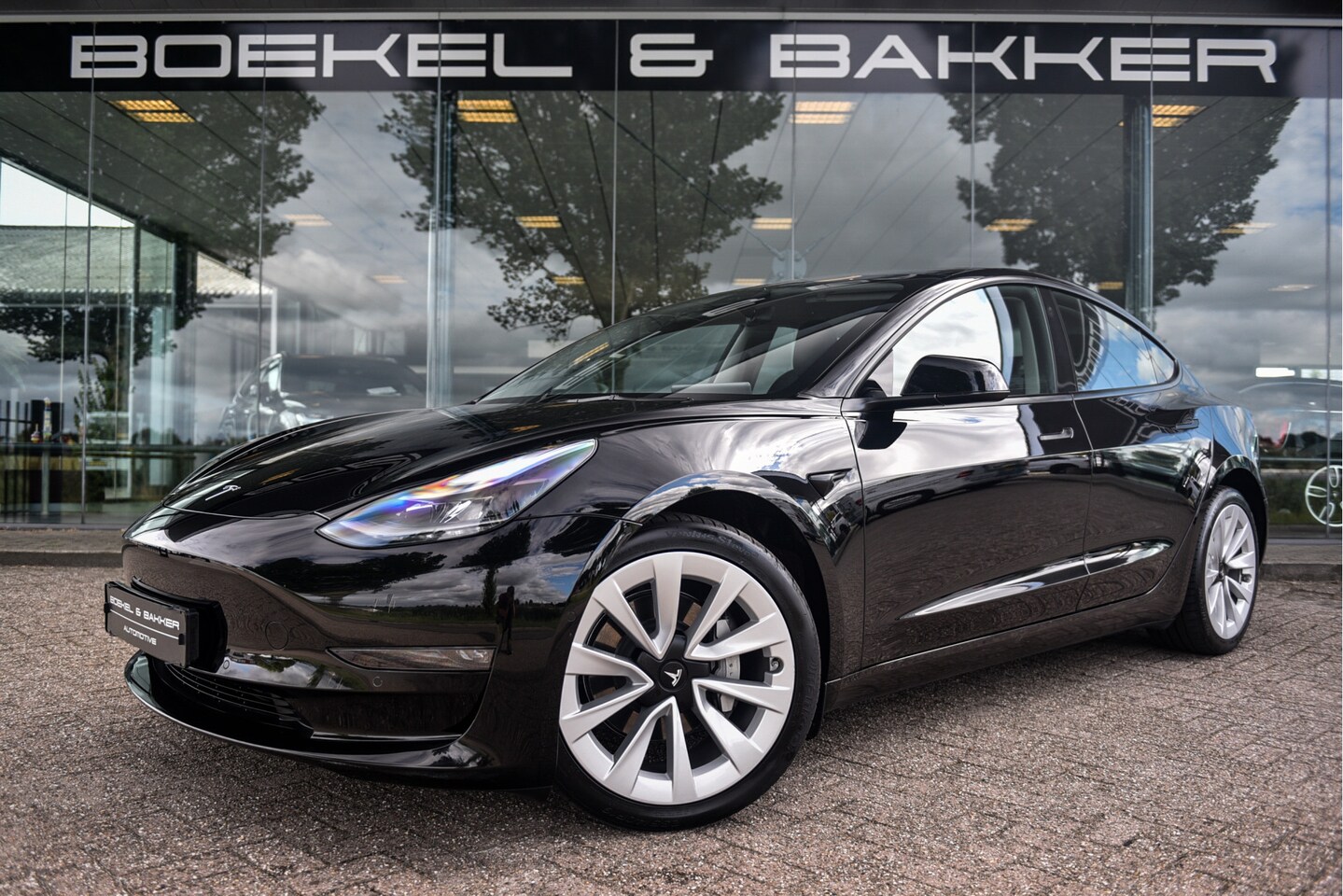 Tesla Model 3 - Long Range RWD Long Range - € 54.500,- excl. btw - 12% bijtelling - 19inch - AutoWereld.nl