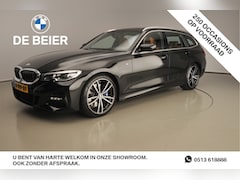 BMW 3-serie Touring - 330D M-sportpakket / LED / Leder / HUD / Trekhaak / Chrome line / Stoelverwarming / Alu 19