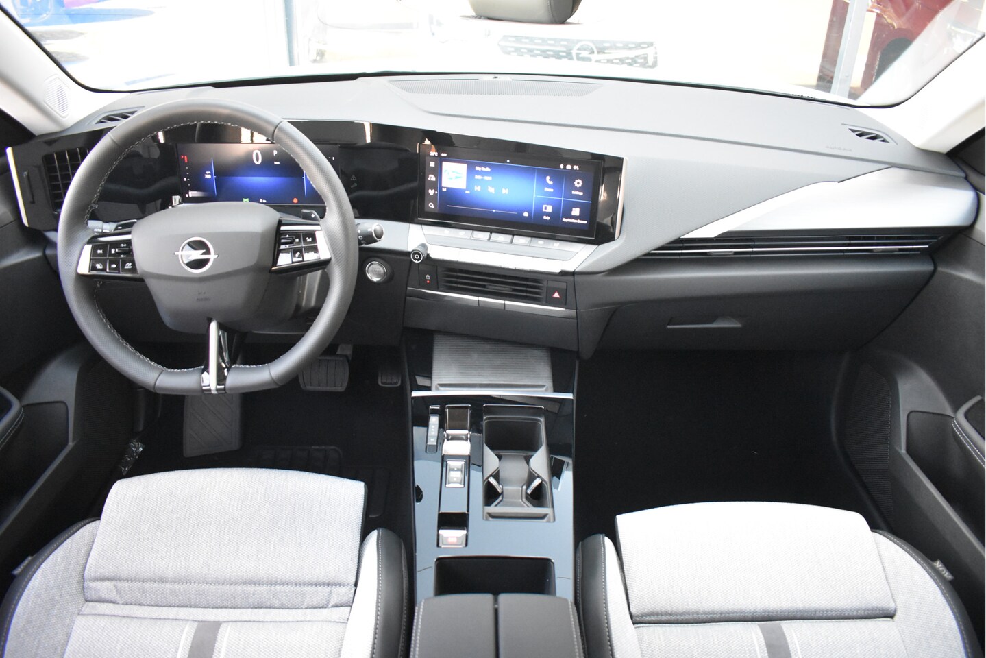 opel-astra-1-5-cdti-business-elegance-8-traps-automaat-direct-leverbaar-winterpakket-verwarmba.jpg