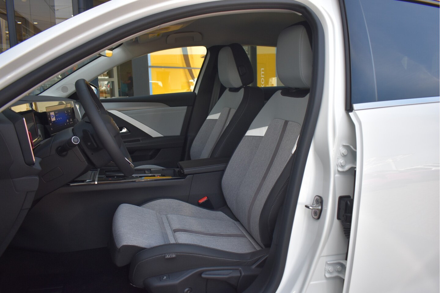 opel-astra-1-5-cdti-business-elegance-8-traps-automaat-direct-leverbaar-winterpakket-verwarmba.jpg