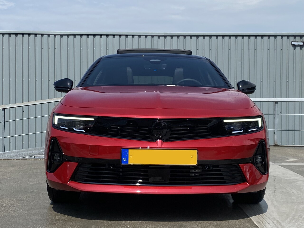 opel-astra-1-6-turbo-180-pk-hybrid-gs-line-full-options-panodak-led-matrix-verlichting.jpg
