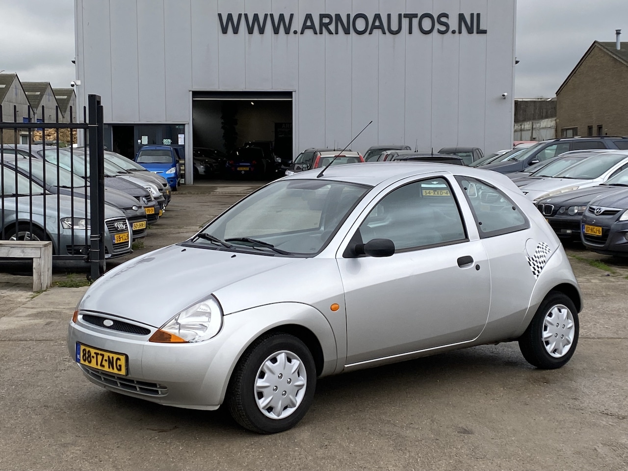 Ford Ka - 1.3 Futura 1.3 Futura, AIRCO, STUURBEKRACHTIGING, ELEK-RAMEN, RADIO-CD, CENT-VERGRENDELING, WEGENBELA - AutoWereld.nl