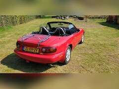 Mazda MX-5 - 1.6i-16V