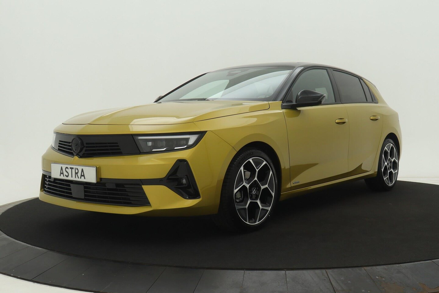 opel-astra-nieuw-model-nu-bij-ons-in-de-showroom-1-2-turbo-130pk-start-stop-automaat-ultimate-demo.jpg