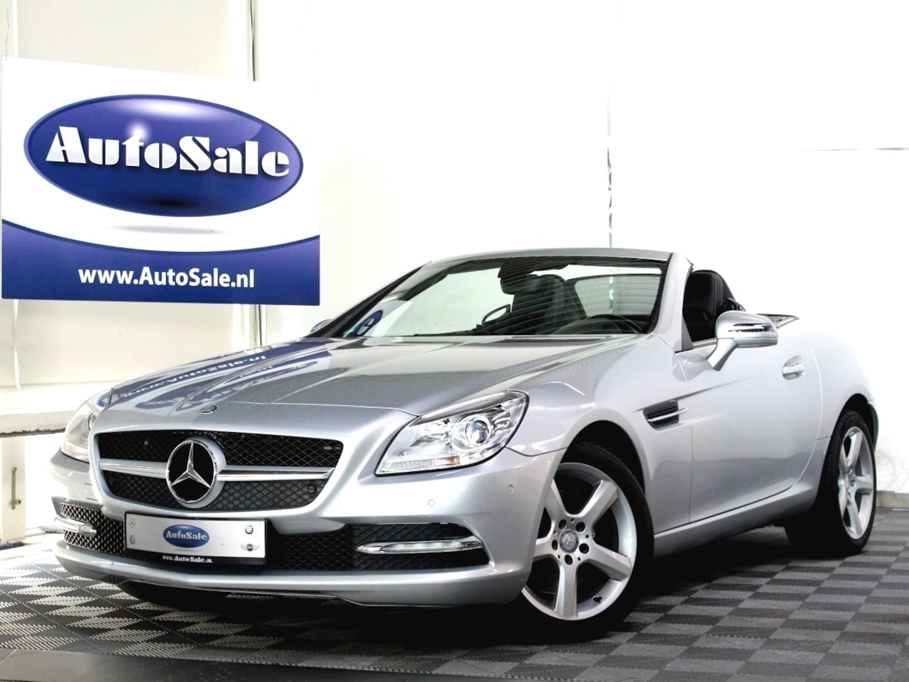 Mercedes-Benz SLK-klasse - 250 AUT NAVI BT AIRWAVE LEDER STOELVERW PDC CRUISE '11 - AutoWereld.nl