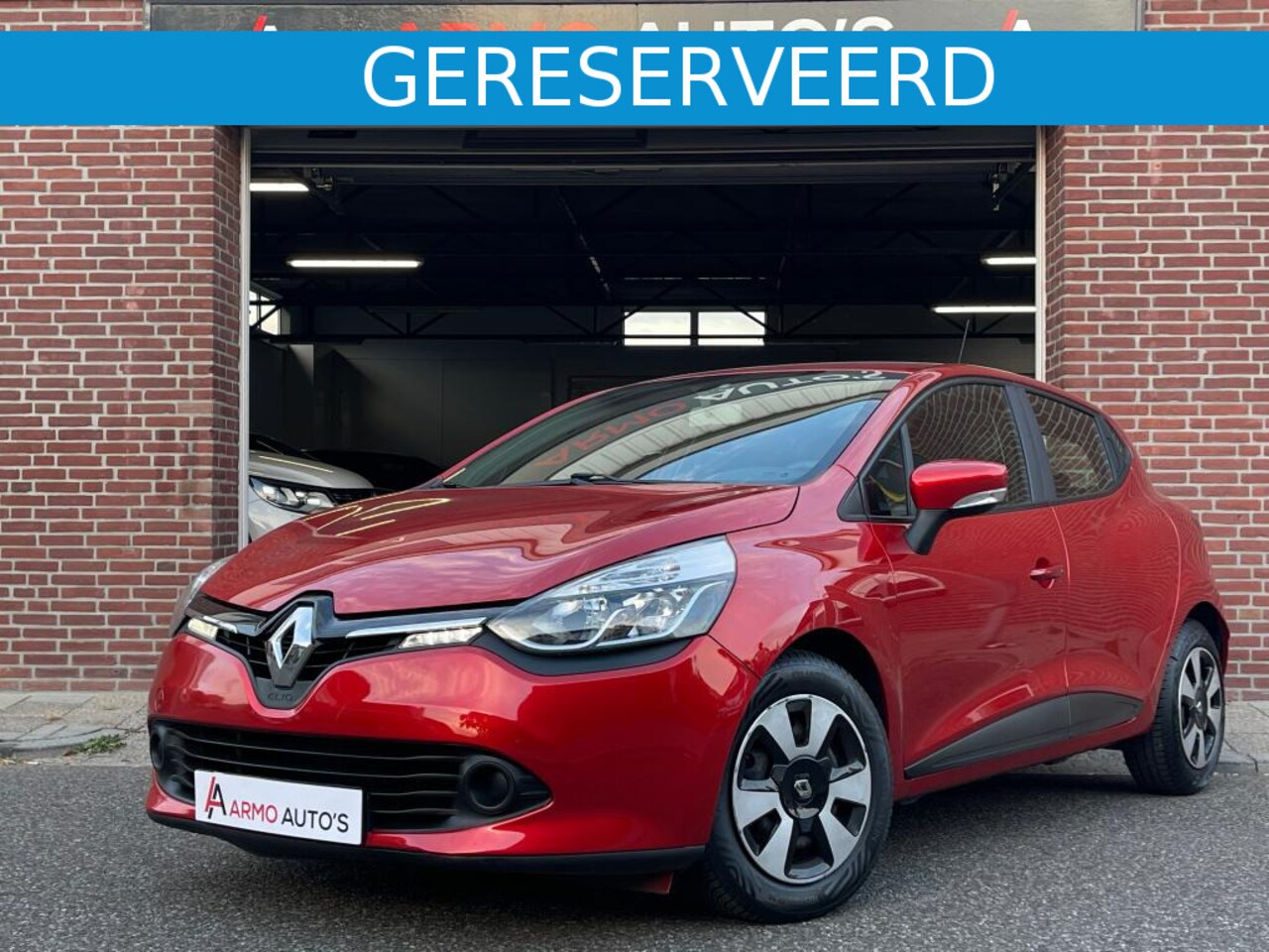 Renault Clio - 0.9 TCe Expression | Airco | Navi | Rijlaar - AutoWereld.nl