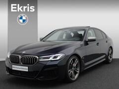BMW 5-serie - Sedan M550i xDrive High Executive / Schuifdak / Head-Up Display / Laserlight / Harman Kard