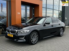 BMW 3-serie - 318i High Executive|Schuifdak|Sportstoelen|LED