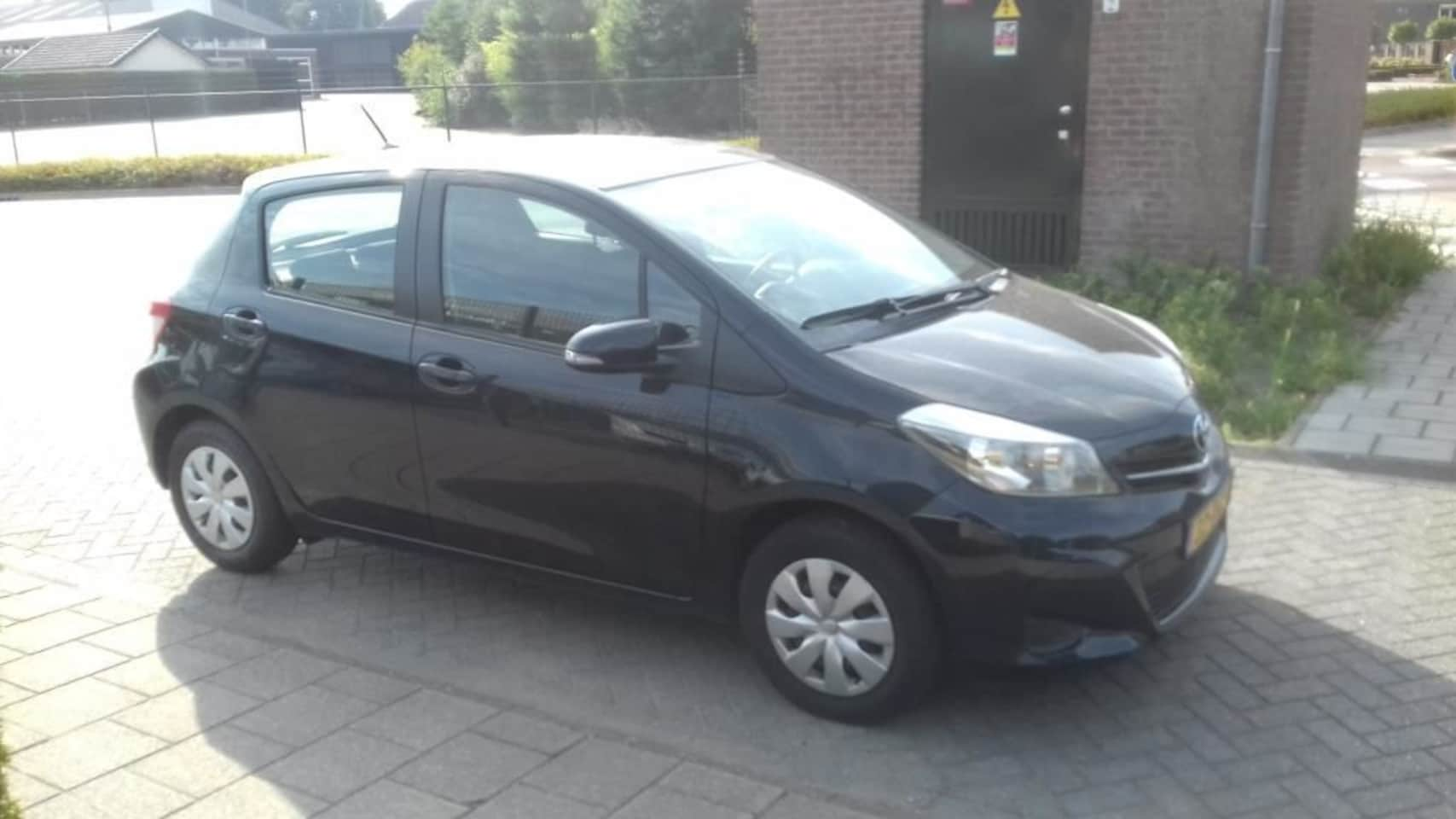 Toyota Yaris - 1.0 VVT-i Aspiration 1.0 VVT-i Aspiration - AutoWereld.nl