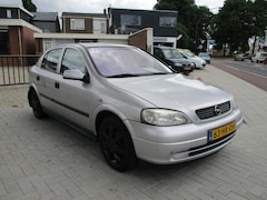 Opel Astra - 1.6i-16V Pearl