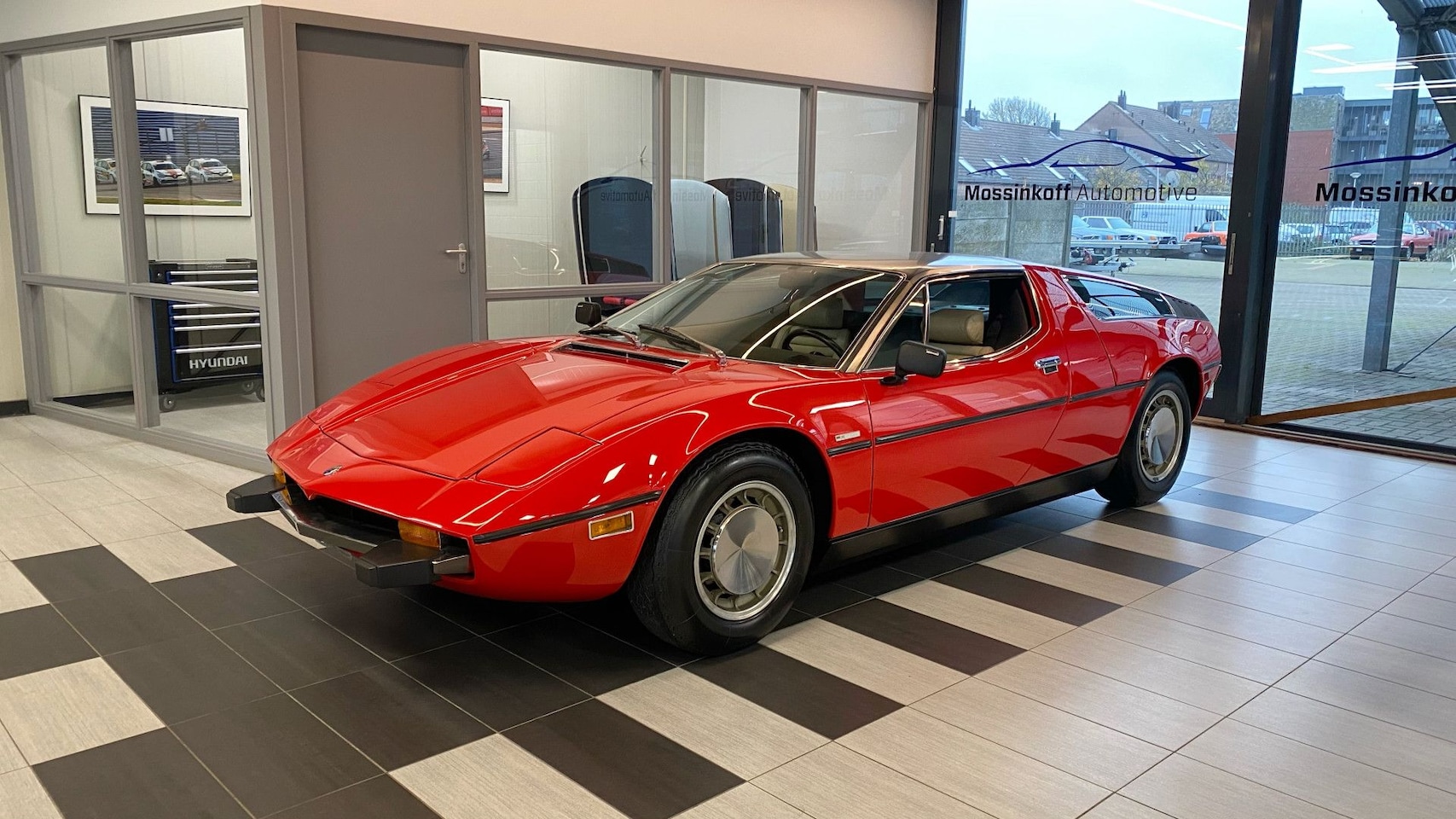 Maserati Bora - 4.9 Only 2000 Miles, Totally Original Condition! - AutoWereld.nl