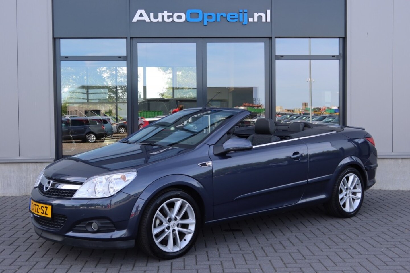 Opel Astra TwinTop - TwinTop 1.8 Cosmo Airco, Cruise, Half Leder, PDC achter, Trekhaa - AutoWereld.nl