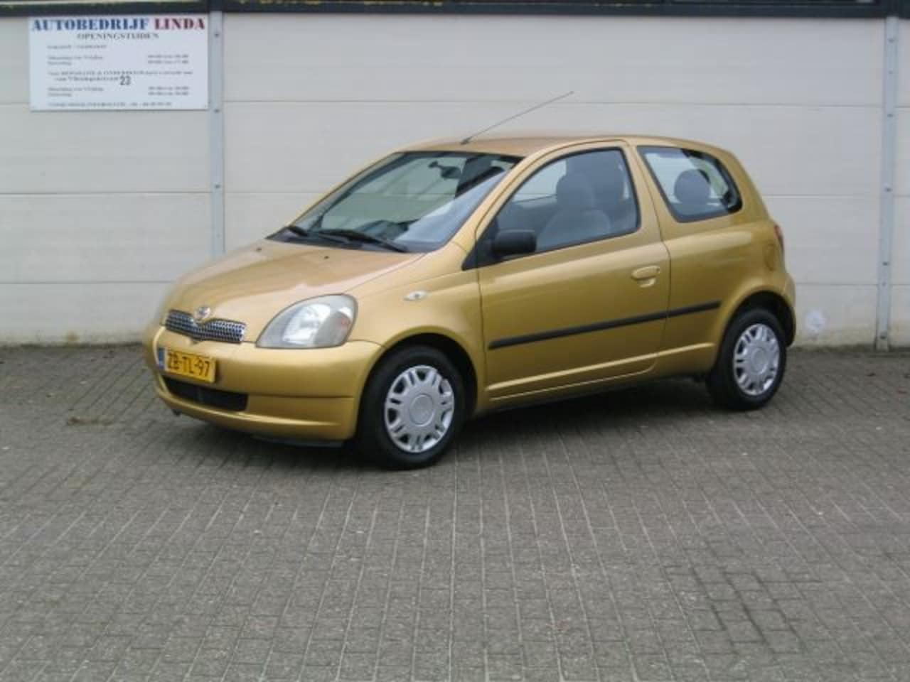 Toyota Yaris - 1.0-16V VVT-i Sol 1.0-16V VVT-i Sol - AutoWereld.nl