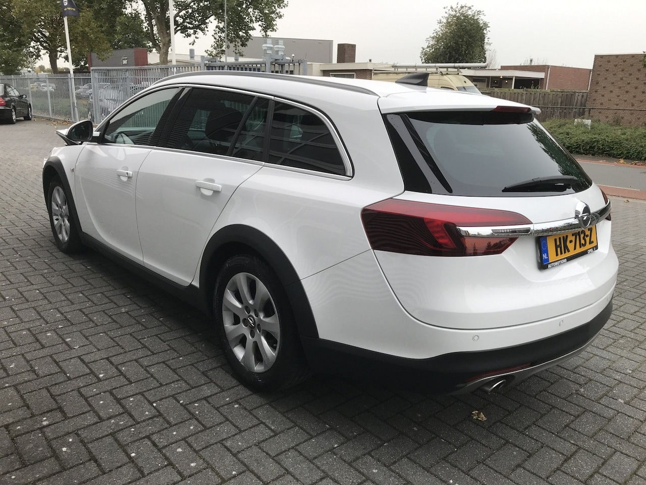 Opel Insignia Country Tourer - Country Tourer 1.6 CDTI 2x4 Leer Nav Internet Business+ - AutoWereld.nl