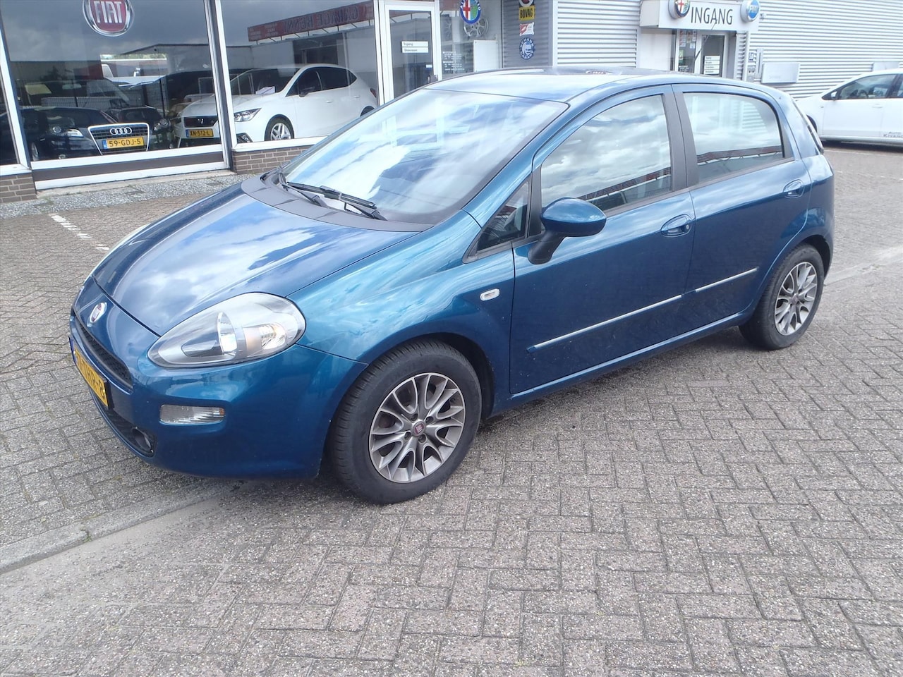 Fiat Punto - 1.3 Multijet 16V 85pk 5d Easy Bleu&me - AutoWereld.nl