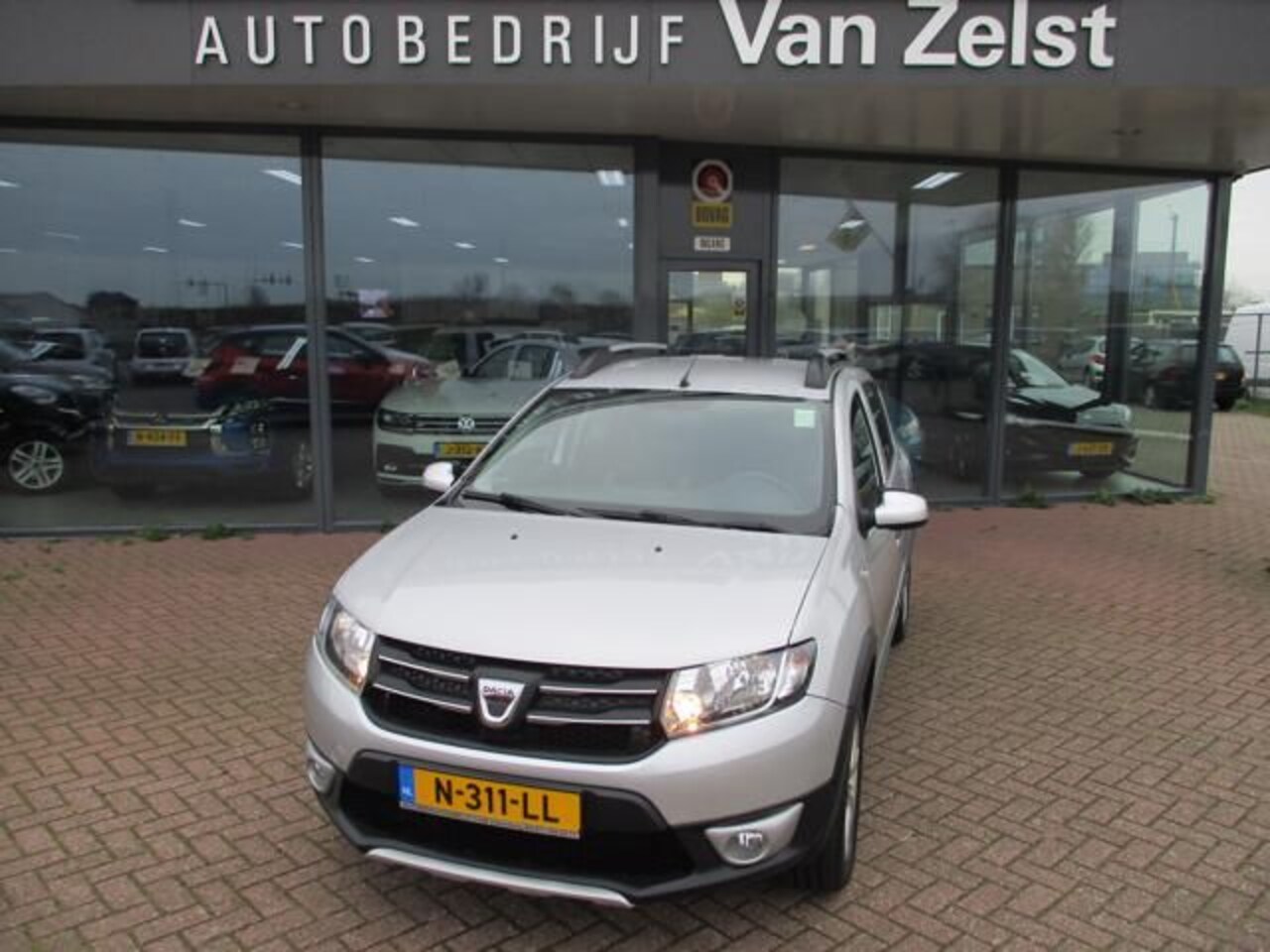 Dacia Sandero Stepway - 0.9 TCe Ambiance*BOVAG GARANTIE*AIRCO*NAVIGATIE*CRUISE CONTROL* CDV*LM 16"VELGEN*TREKHAAK* - AutoWereld.nl