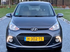 Hyundai i10 - 1.2 PREMIUM EDITION KEYLESS/HALF LEER/APK