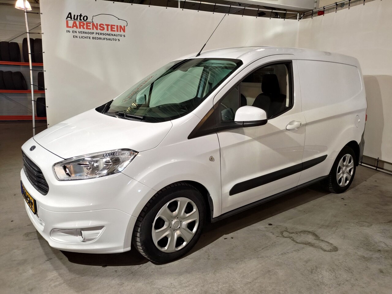 Ford Transit Courier - 1.5 TDCI 75pk Trend 55kw Airco / Schuifdeur - AutoWereld.nl