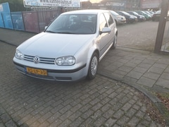 Volkswagen Golf - 1.9 SDI