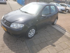 Fiat Punto - 1.4-16V Young