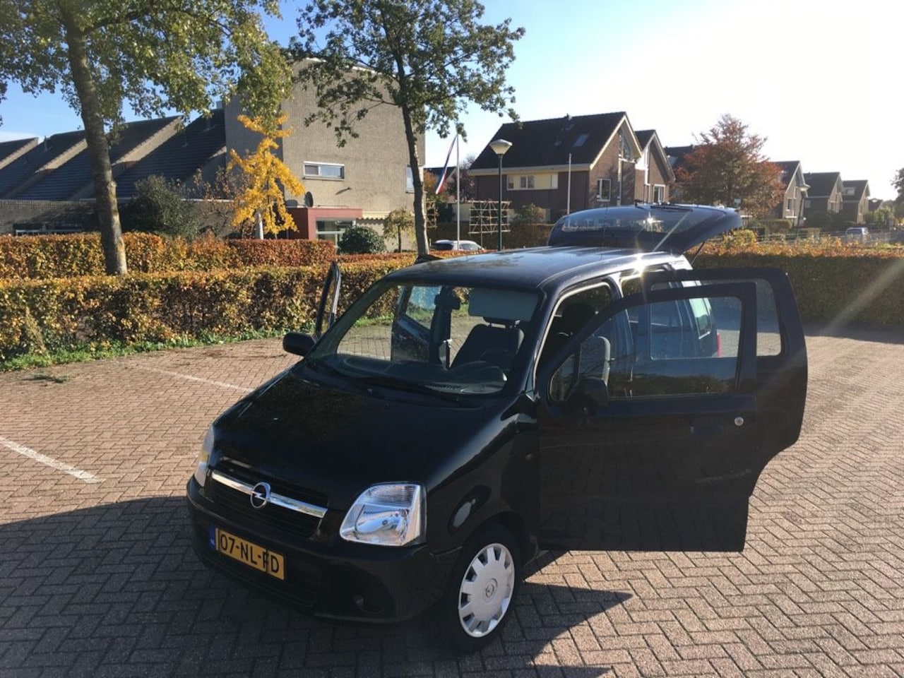 Opel Agila - 1.0-12V Essentia zeer netjes/ NAP/ 93dkm - AutoWereld.nl