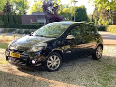 Renault Clio - 1.5 dCi Night & Day NAP LAGEKM ZEER NETTE AUTO