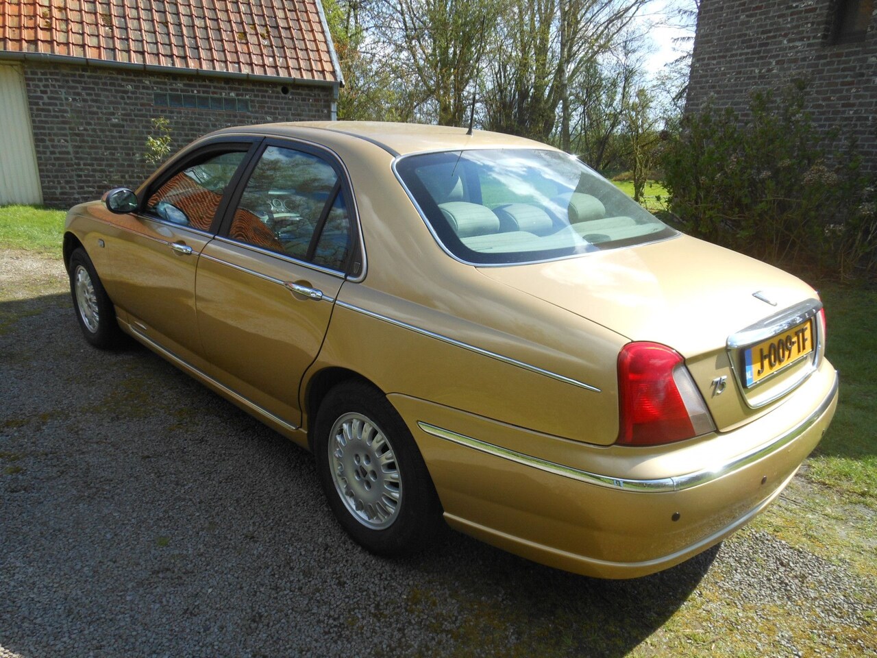 rover-75-2-5-v6-sterling-2-5-v6-sterling.jpg