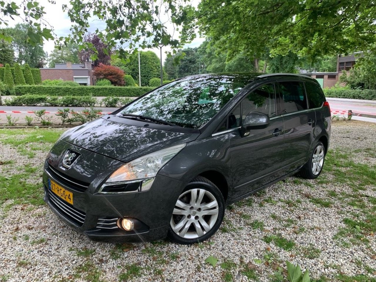 Peugeot 5008 - 1.6 THP B.L. Exe 7p. PDC/NAVI/PANO - AutoWereld.nl