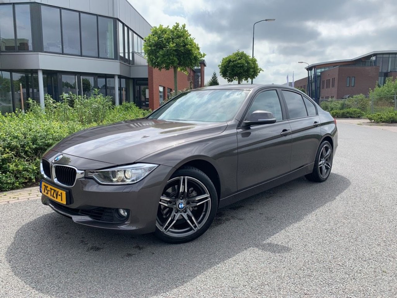 BMW 3-serie - 320i NAP/PDC/NAVI/XENON! - AutoWereld.nl