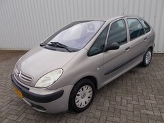 Citroën Xsara Picasso - 2.0 HDI Différence 2