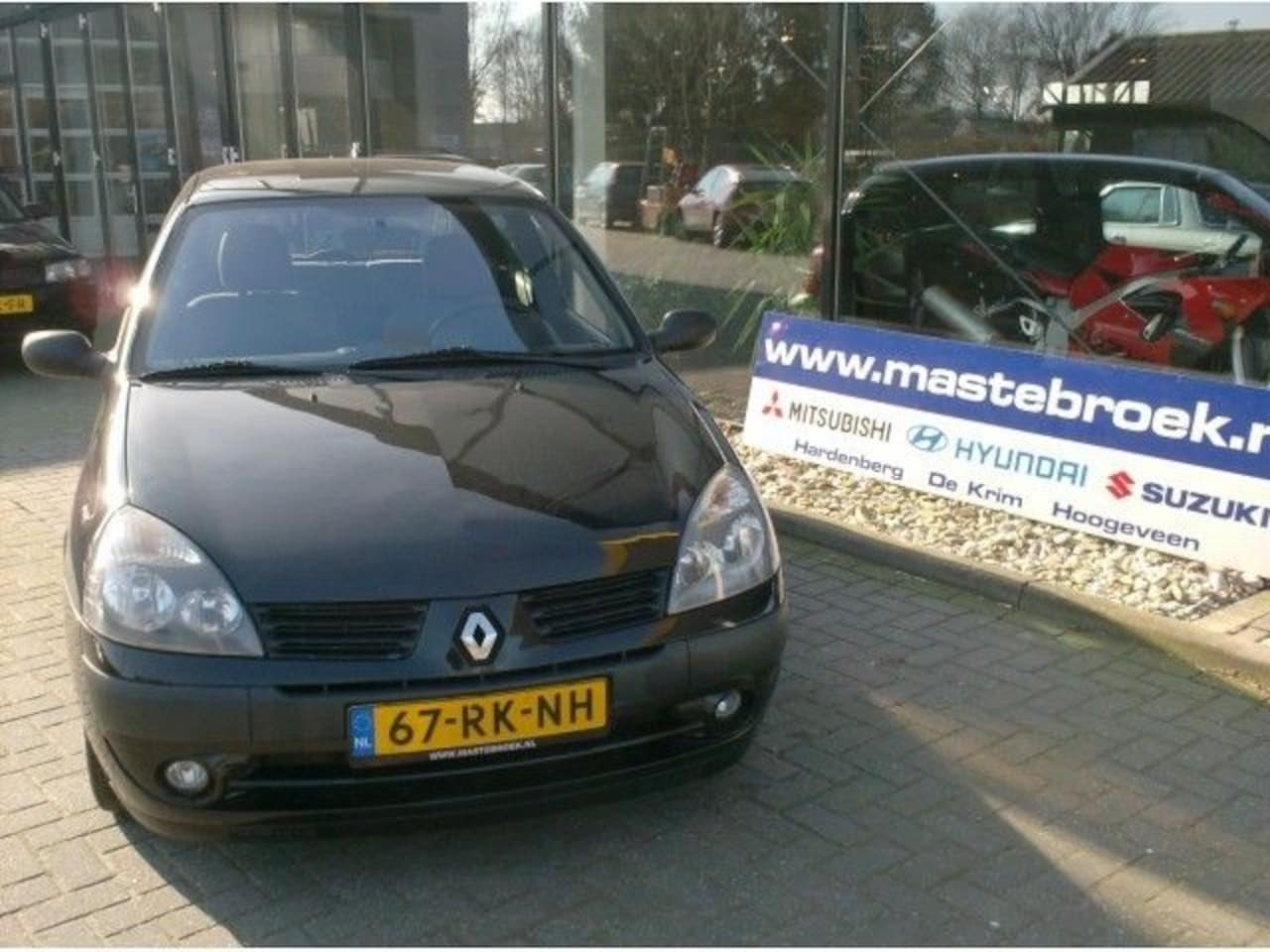 Renault Clio - 1.5 Dci 82pk 3drs. Authentique C staat in de krim. - AutoWereld.nl