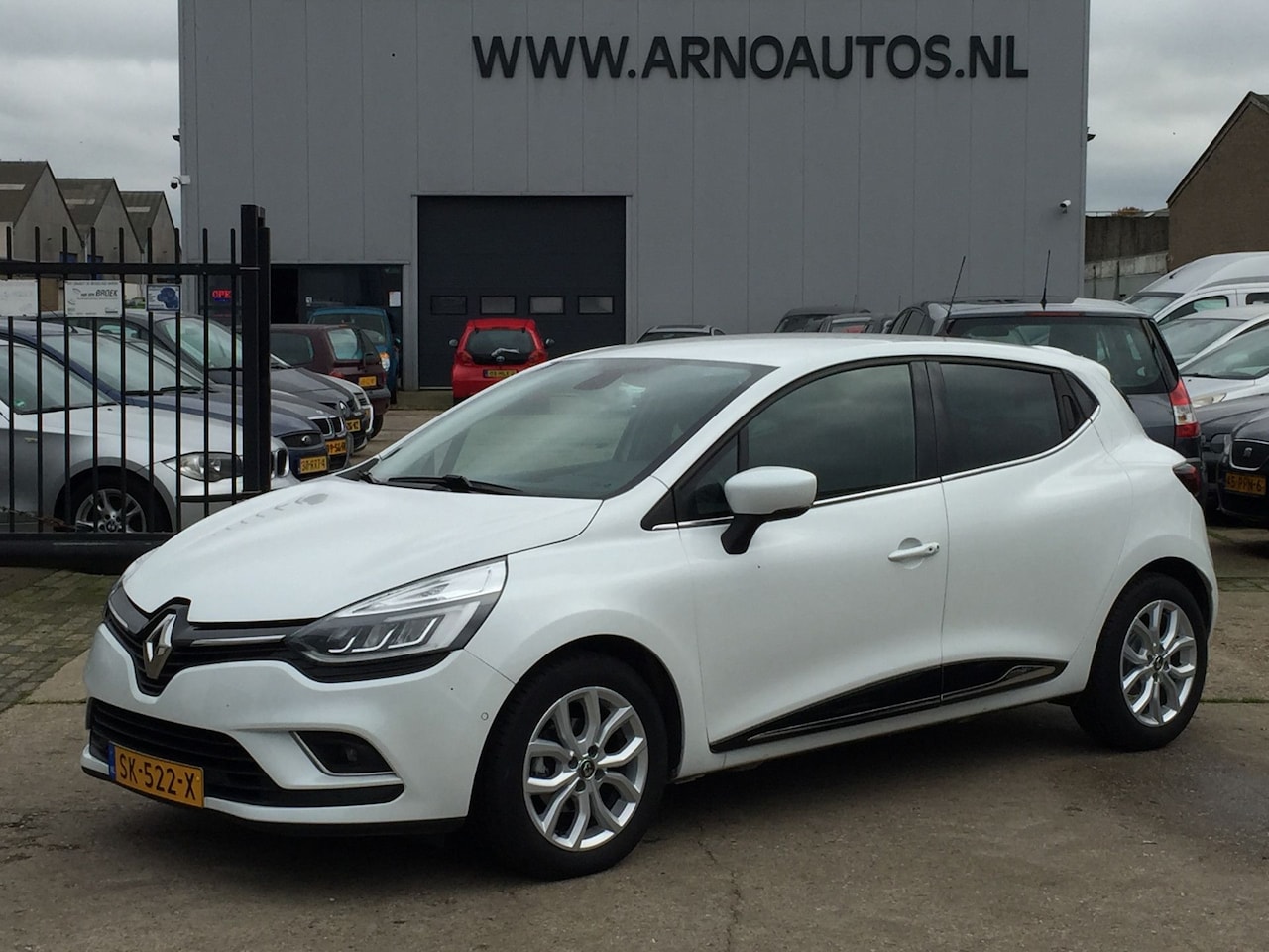 Renault Clio - 1.5 dCi Ecoleader Intens 1.5 dCi Ecoleader Intens 5-DEURS, VOL OPTIES, AIRCO(CLIMA), HALF LEDER INTERIEUR, GROOT NA - AutoWereld.nl