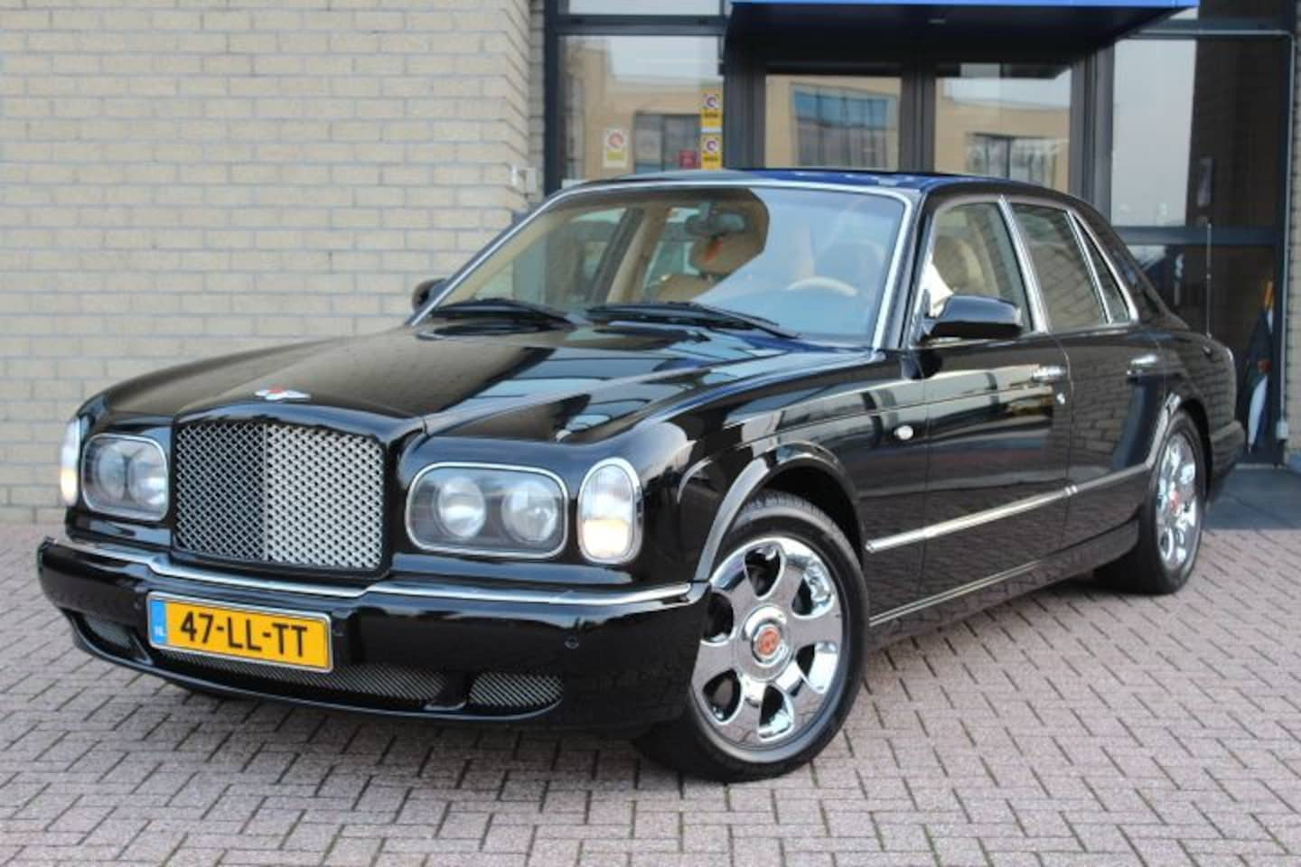 Bentley Arnage - 6.8 V8 Red Label-NIEUWSTAAT-VOLLEDIGE ONDERHOUDS HISTORIE - AutoWereld.nl