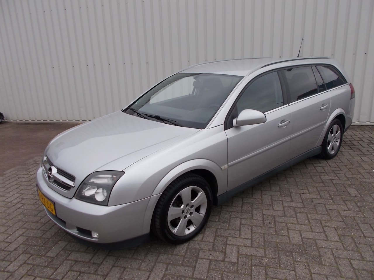 Opel Vectra Wagon - 2.2-16V Elegance 2.2-16V Elegance - AutoWereld.nl